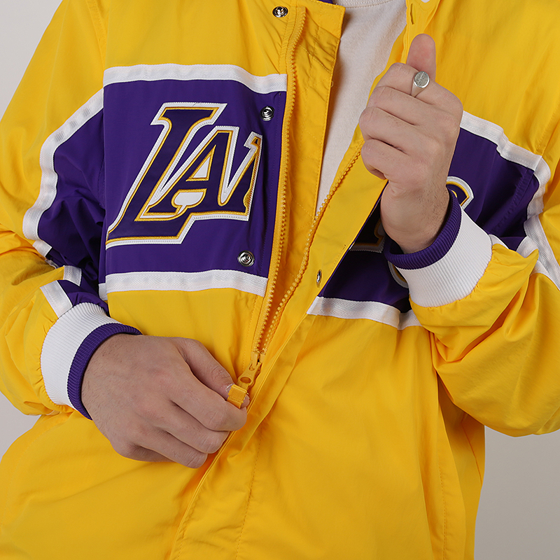 мужская желтая куртка Nike NBA Los Angeles Lakers AJ9153-728 - цена, описание, фото 2